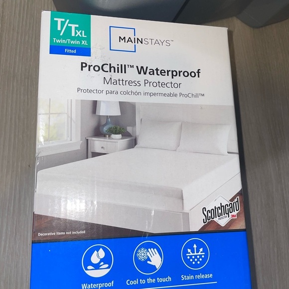Mainstays Other - Mainstays ProChill Waterproof Mattress Protector